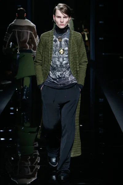Look 14